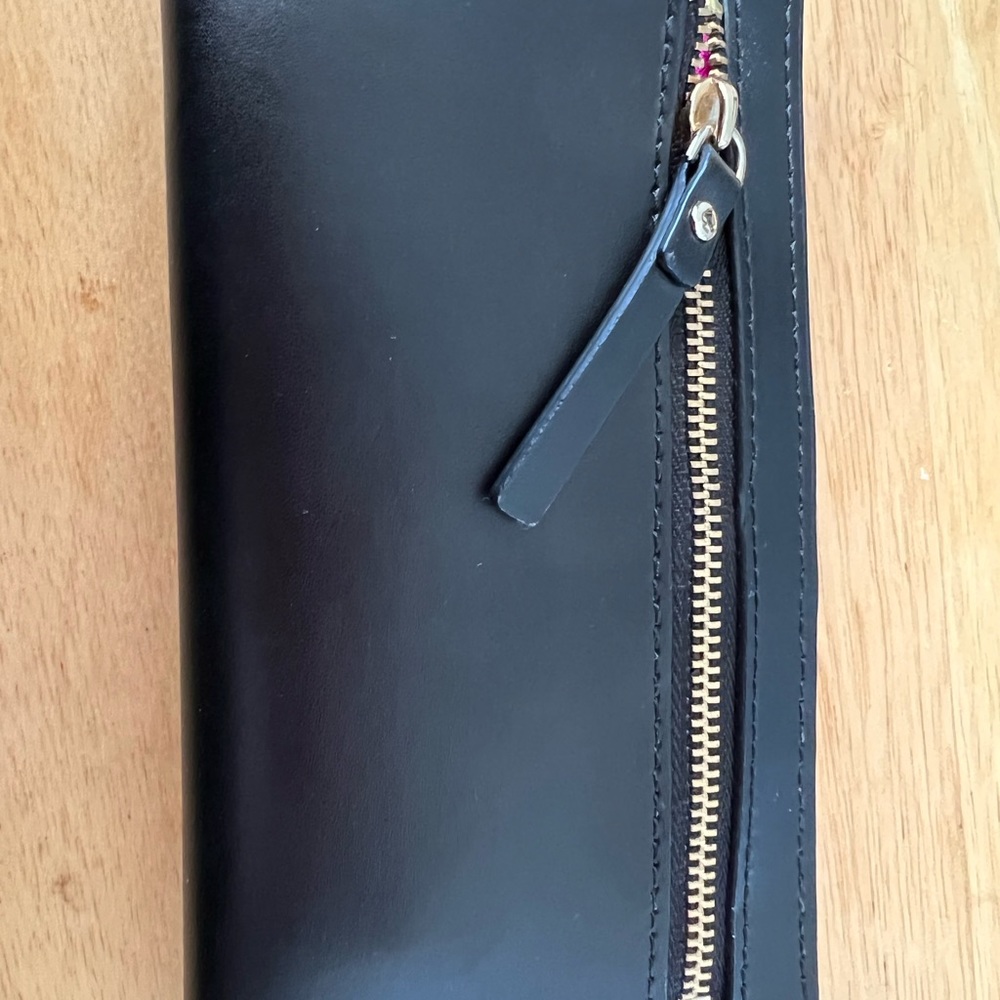 Kate Spade Wallet **LIKE NEW** - Picture 3 of 3